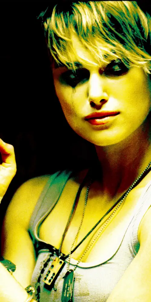 凯拉·奈特利·多米诺（2005）