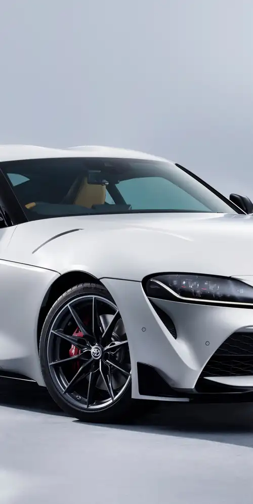 2022年丰田GR Supra RZ哑光白色版