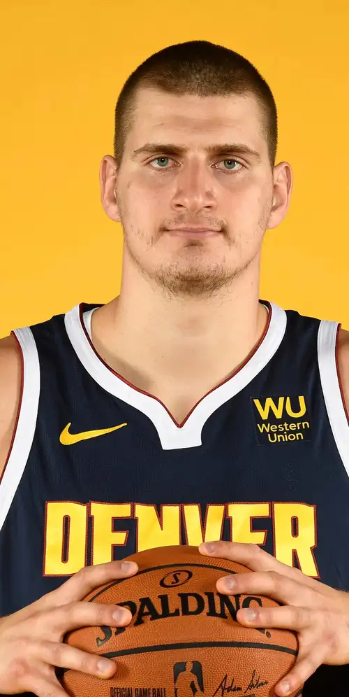 塞尔维亚篮球运动员尼古拉·约基奇