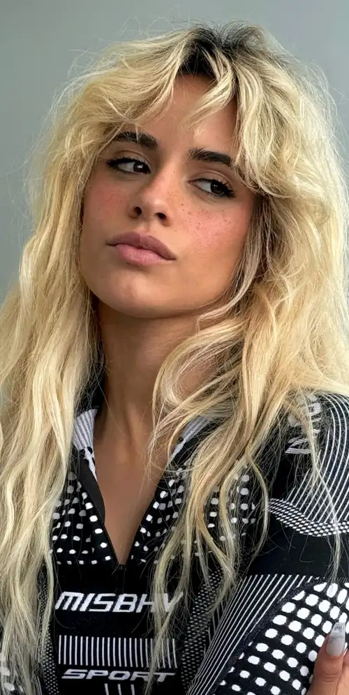 歌手卡米拉·卡贝洛