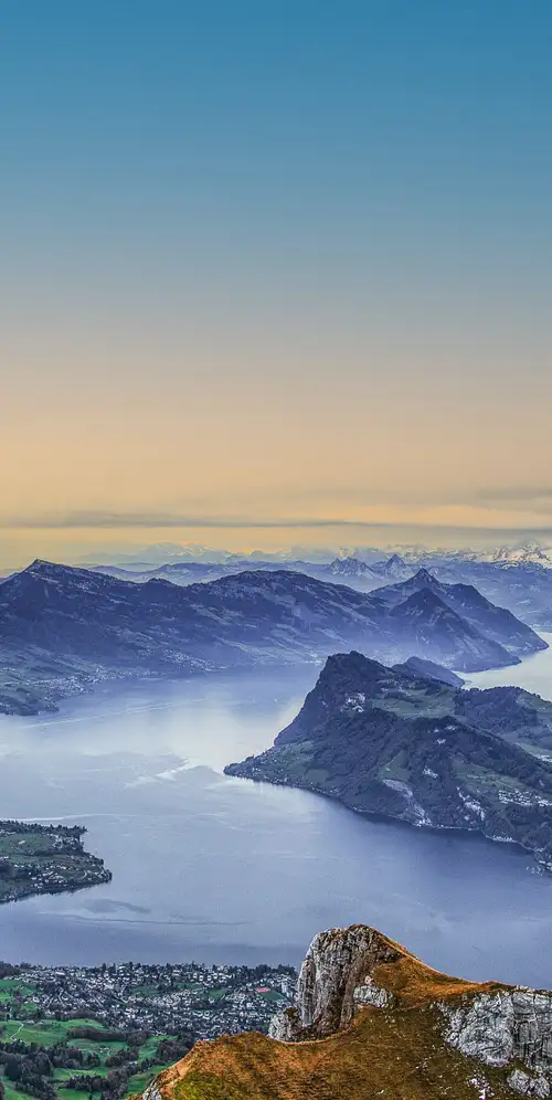 卢塞恩湖瑞士阿尔卑斯山