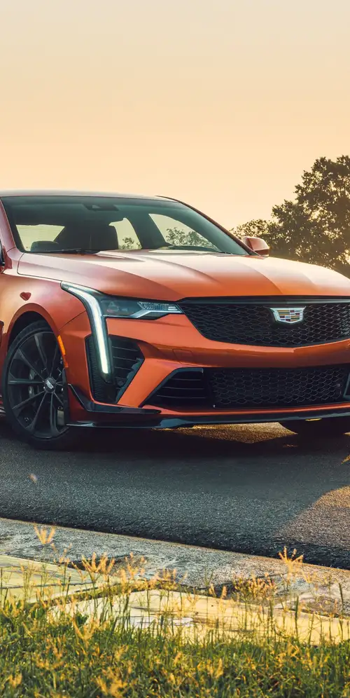 凯迪拉克CT4-V黑鹰2022