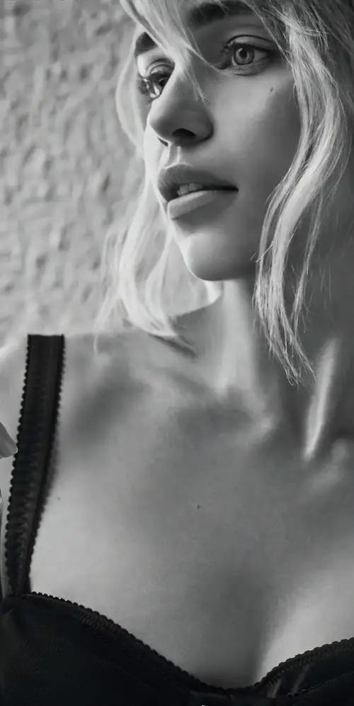 艾米莉亚·克拉克单色