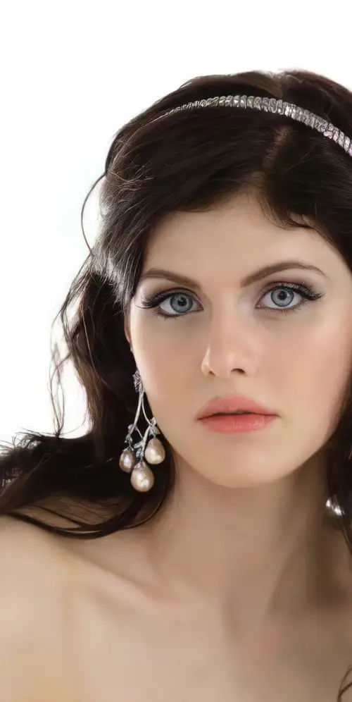 Alexandra Daddario白色背景