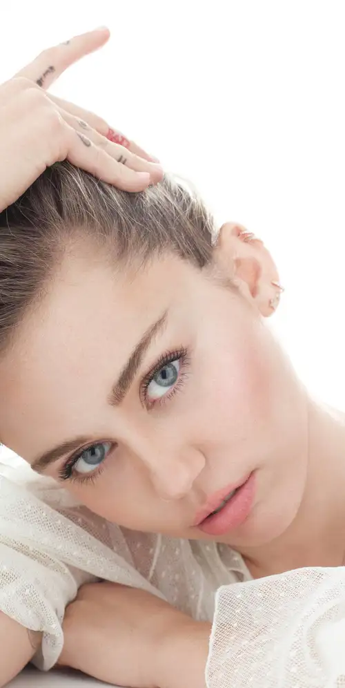 麦莉·赛勒斯歌手