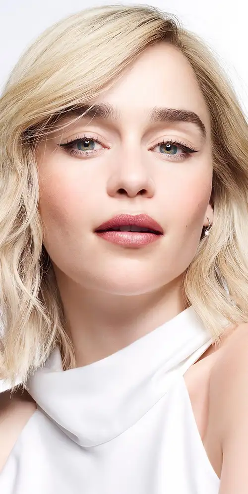 Emilia Clarke白色背景