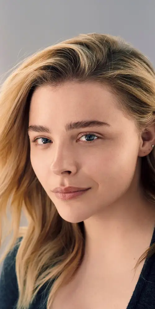 克洛伊·格雷斯·莫雷茨肖像