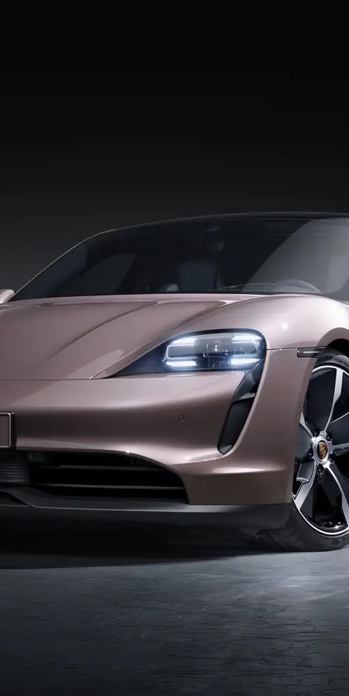 保时捷Taycan深色背景
