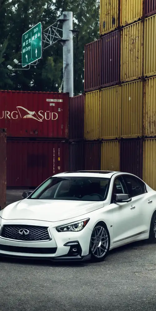 英菲尼迪Q50豪华轿车