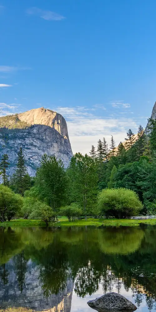 优胜美地湖倒影