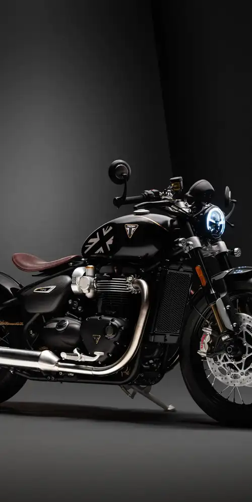 凯旋Bonneville Bobber TFC咖啡馆赛车手