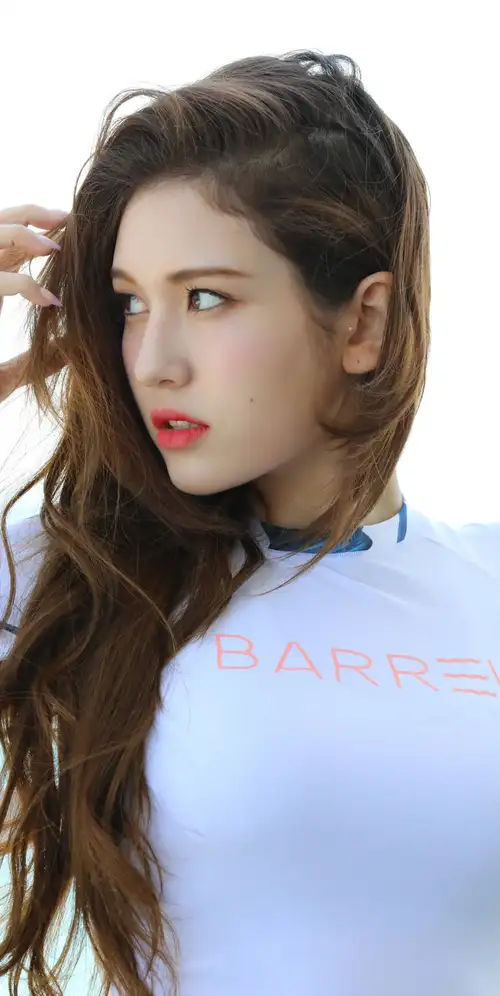 韩国歌手Jeon Somi