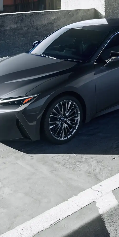 雷克萨斯IS 300h混合动力跑车