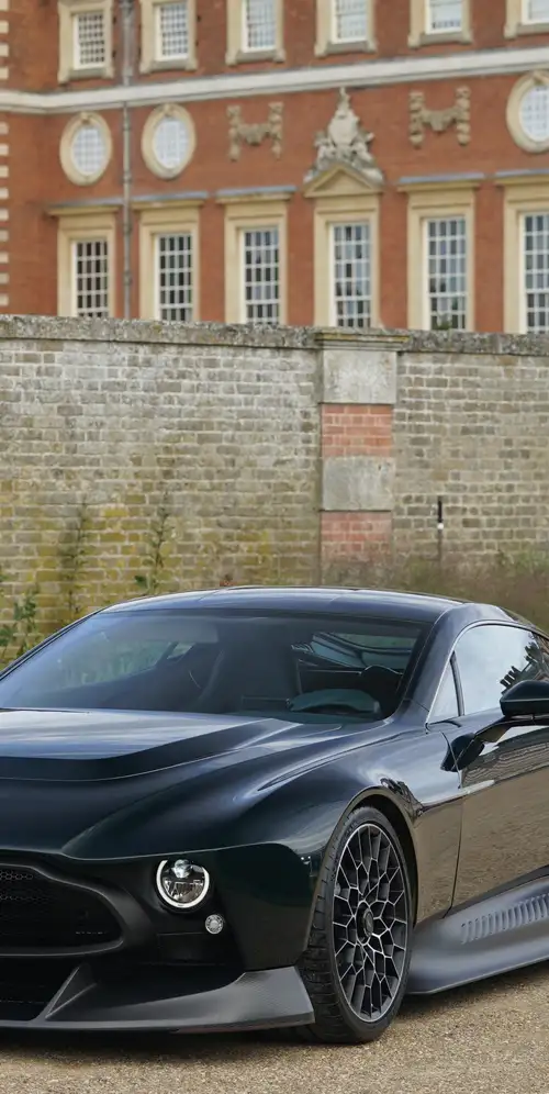 阿斯顿马丁维克多