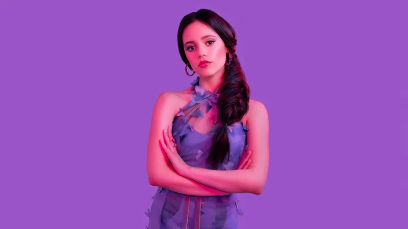 珍娜·奥尔特加·紫色