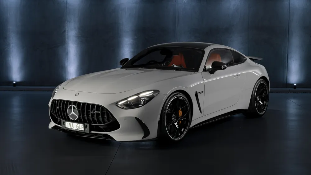 梅赛德斯-AMG GT 63 4MATIC+空气动力学套装4K电脑壁纸