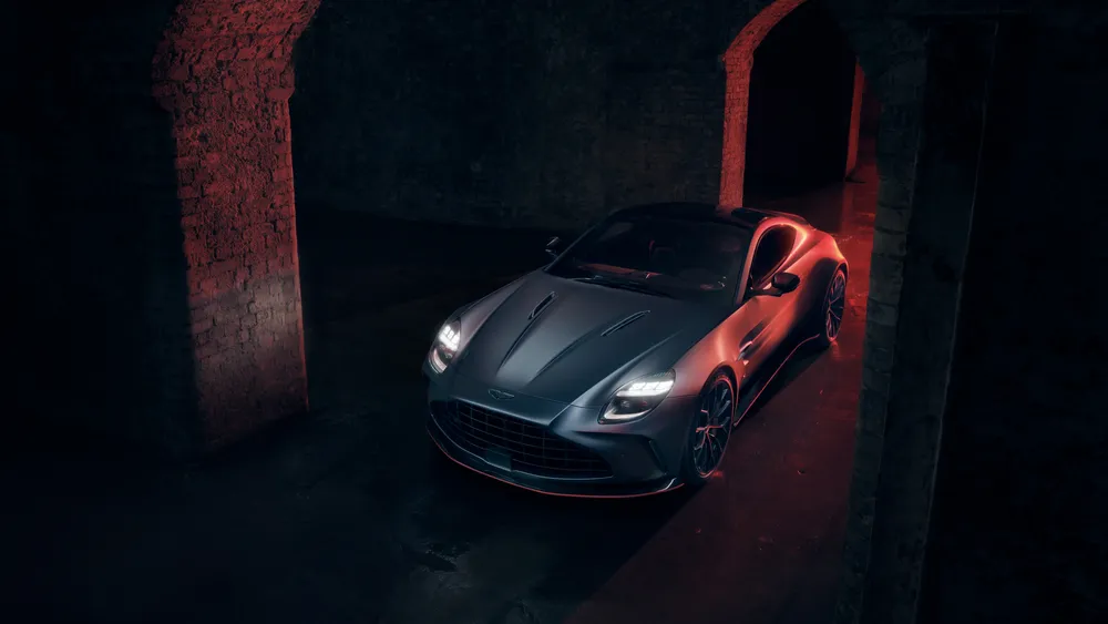 阿斯顿马丁Vantage S 20254K电脑壁纸
