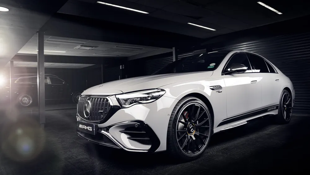 梅赛德斯AMG E 53混合动力4MATIC+第1版4K电脑壁纸