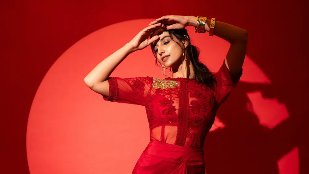 Meenaakshi Chaudhary红色美学