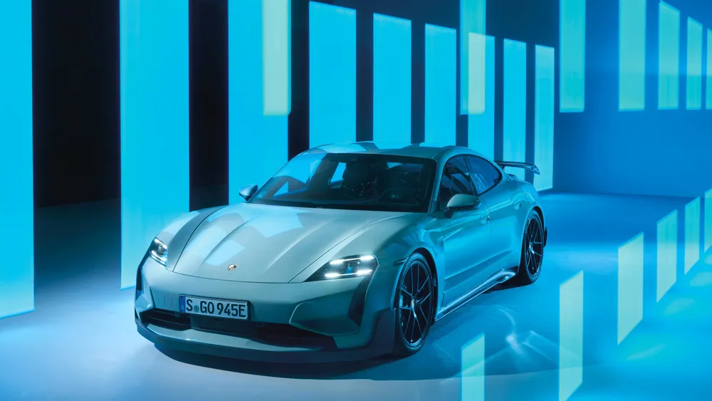 保时捷Taycan Turbo GT Weissach套装4K电脑壁纸