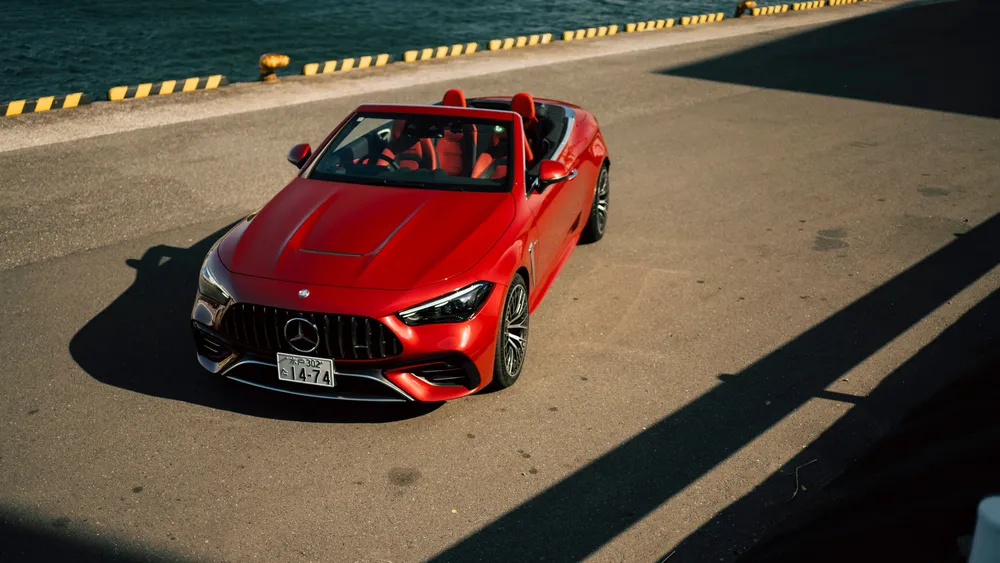梅赛德斯AMG CLE 53 4MATIC+敞篷车20254K电脑壁纸