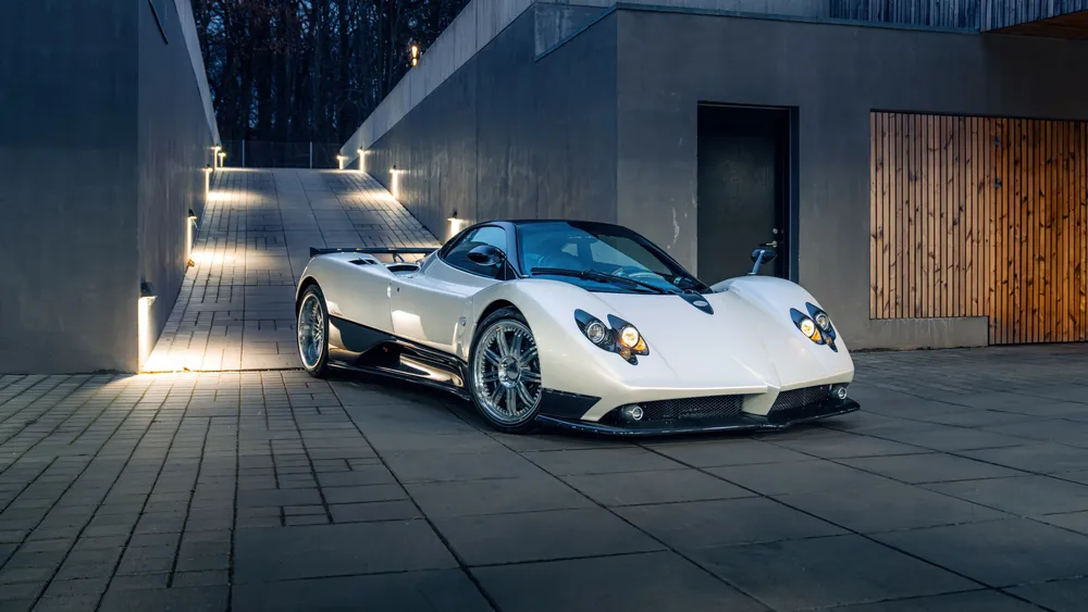 帕加尼Zonda F超级跑车4K电脑壁纸