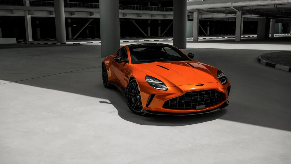 阿斯顿马丁Vantage V8双涡轮跑车4K电脑壁纸