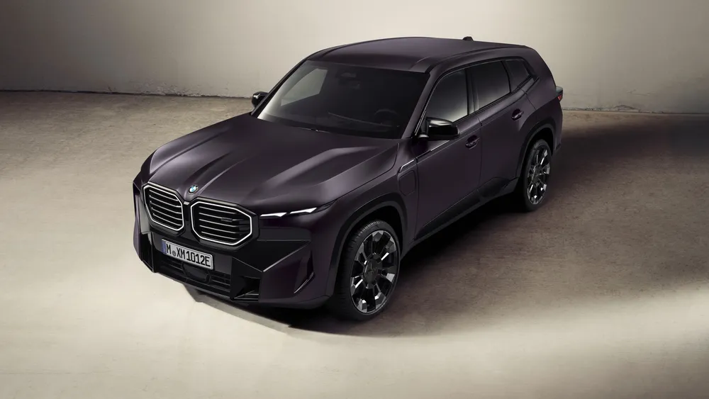 Kith的BMW XM插电式混合动力SUV4K电脑壁纸