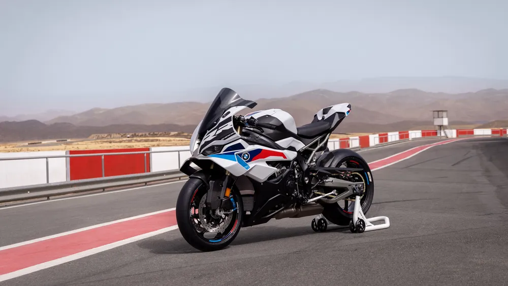 宝马S 1000 RR M套装4K电脑壁纸