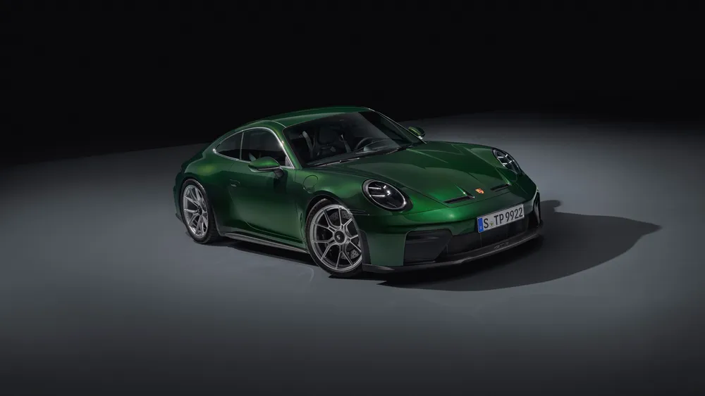 保时捷911 GT3 2024旅行套装4K电脑壁纸