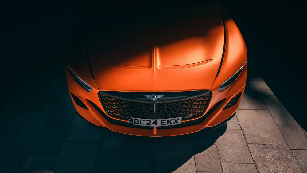 宾利Mulliner Batur敞篷车2024