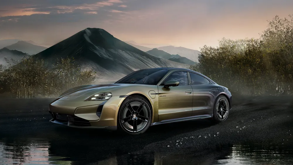 保时捷Taycan Turbo S Celestial Jade