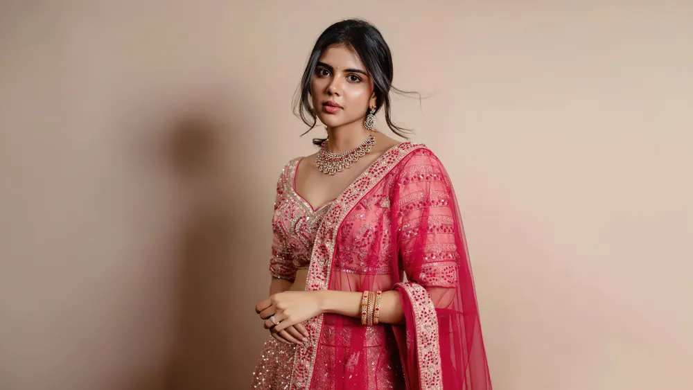 Kalyani Priyadarshan传统4K电脑壁纸