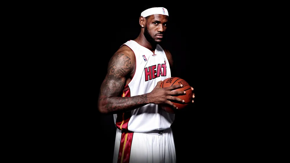 LeBron James黑色背景