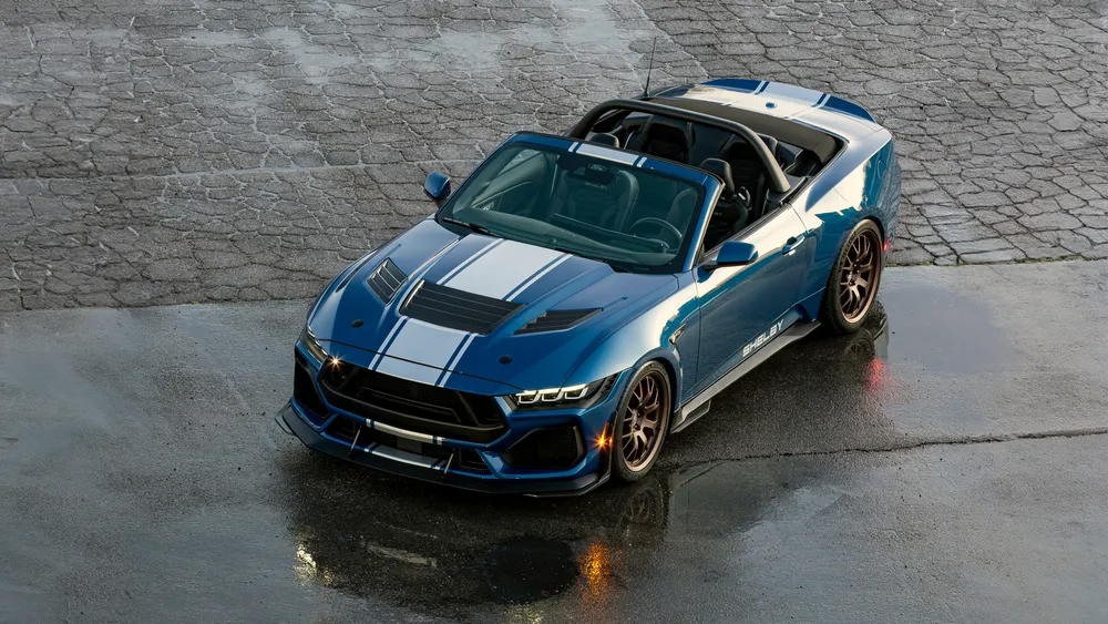 谢尔比超级蛇敞篷车