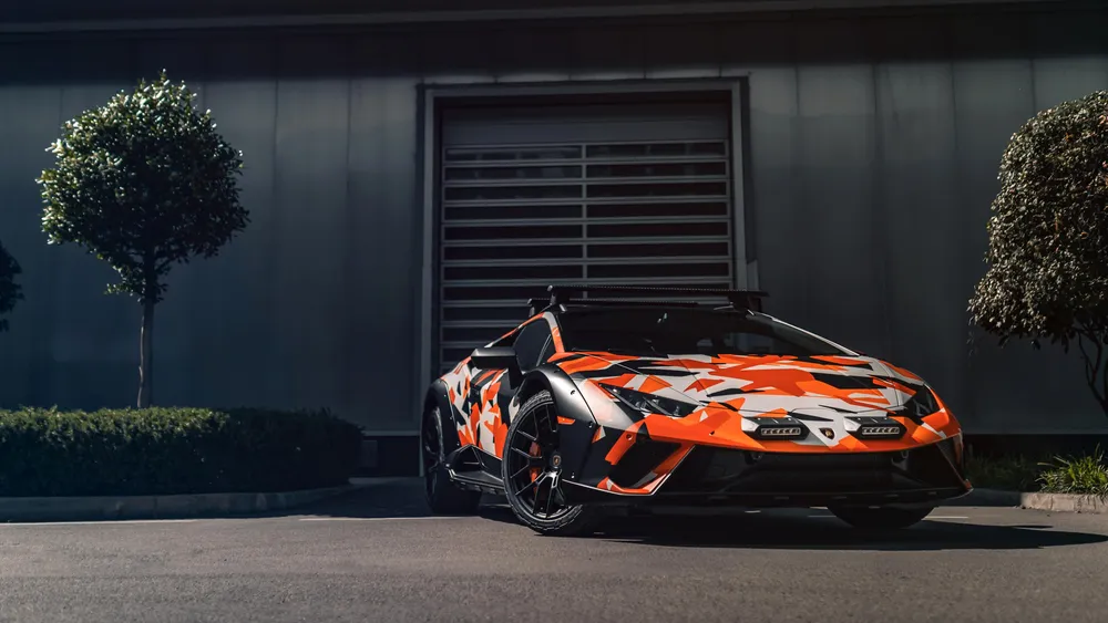 兰博基尼Huracán Sterrato全地形广告人物