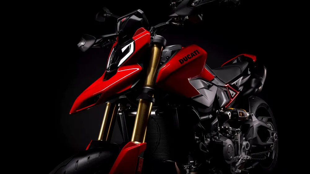 杜卡迪Hypermotard V2深色背景4K电脑壁纸
