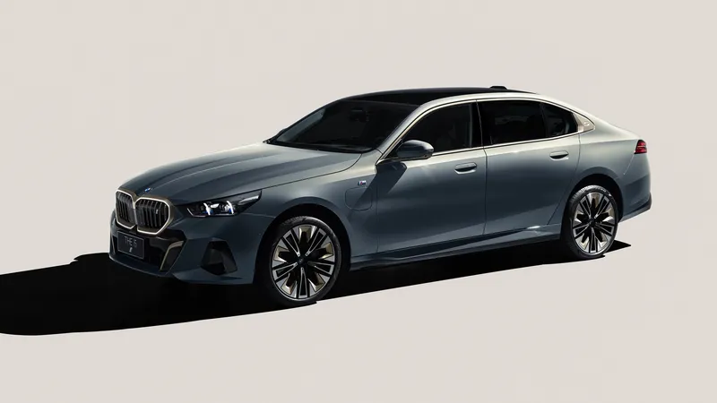 宝马i5 M运动型电动轿车