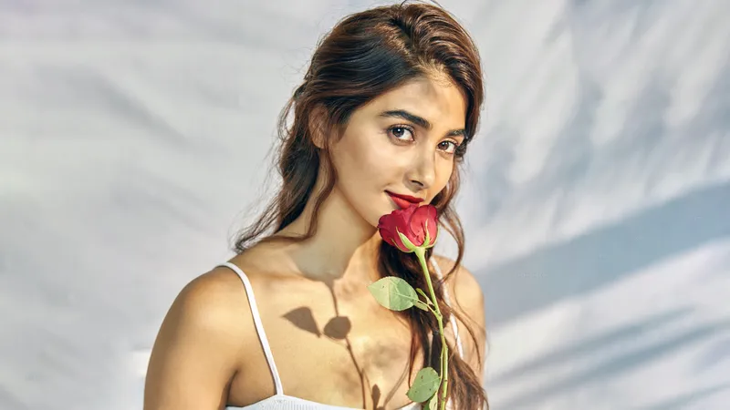 Pooja Hegde玫瑰花