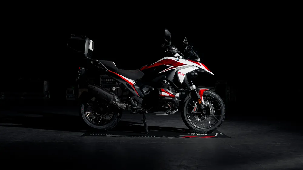 宝马R 1300 GS三重黑色20254K电脑壁纸