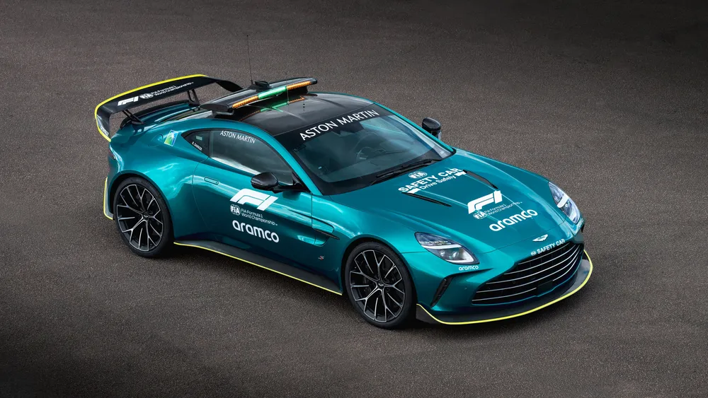 阿斯顿马丁Vantage S F1安全车4K电脑壁纸