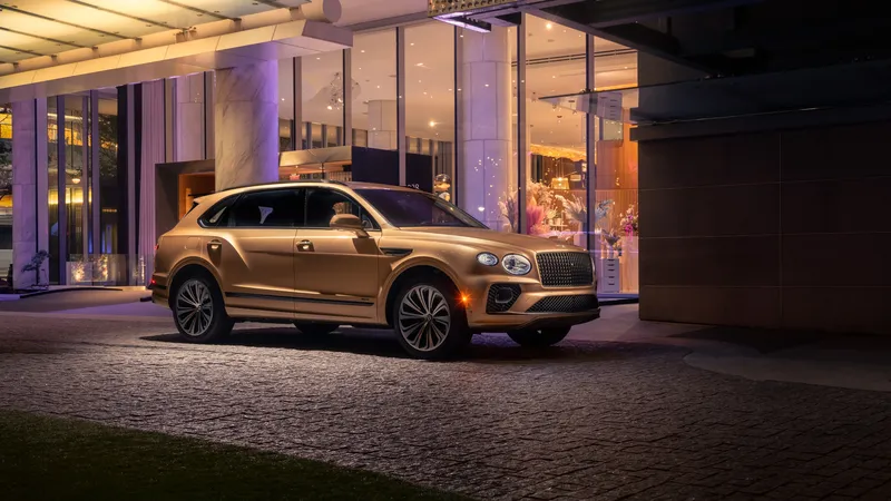 宾利Bentayga EWB Azure 2023
