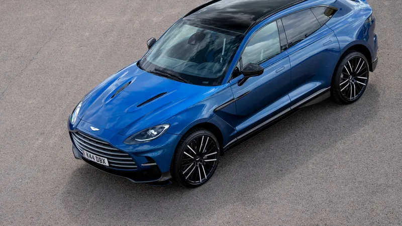 阿斯顿马丁DBX707豪华SUV