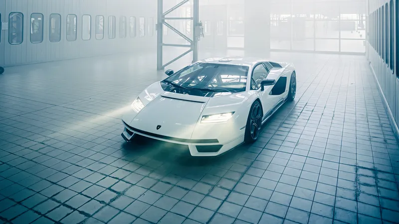 兰博基尼Countach LPI 800-4白色