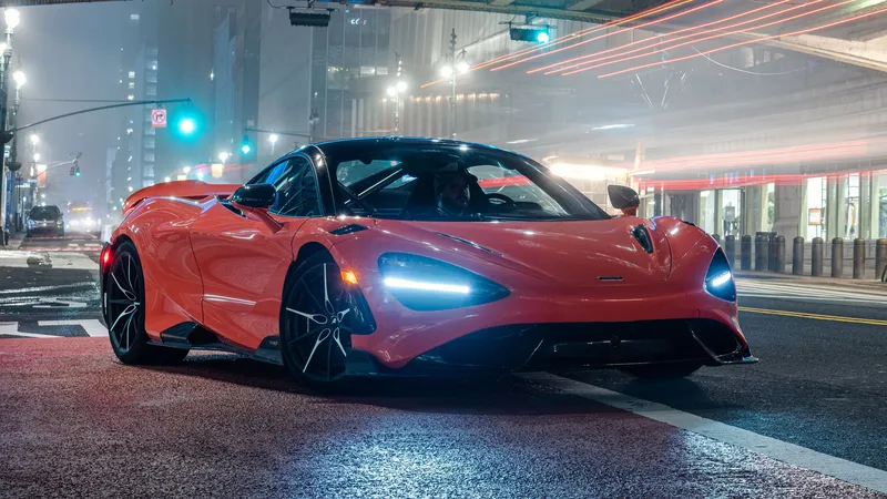 迈凯轮765LT跑车