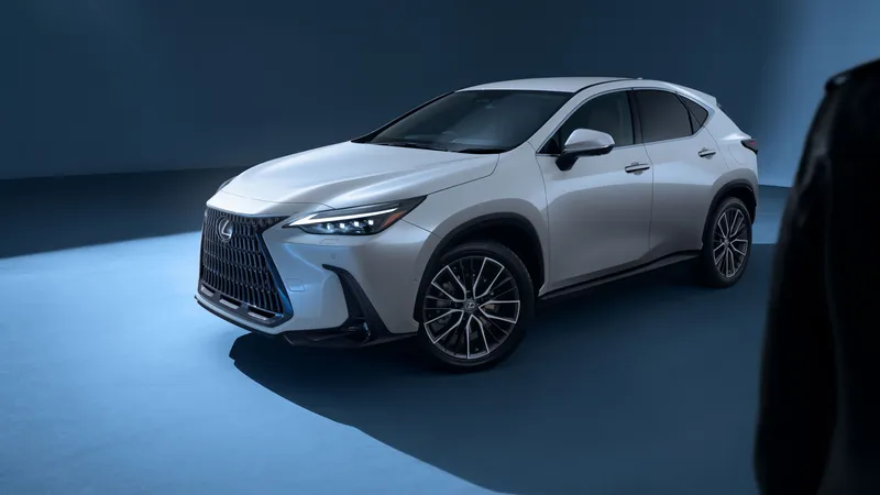 Lexus NX 450h+全轮驱动混合动力电动汽车