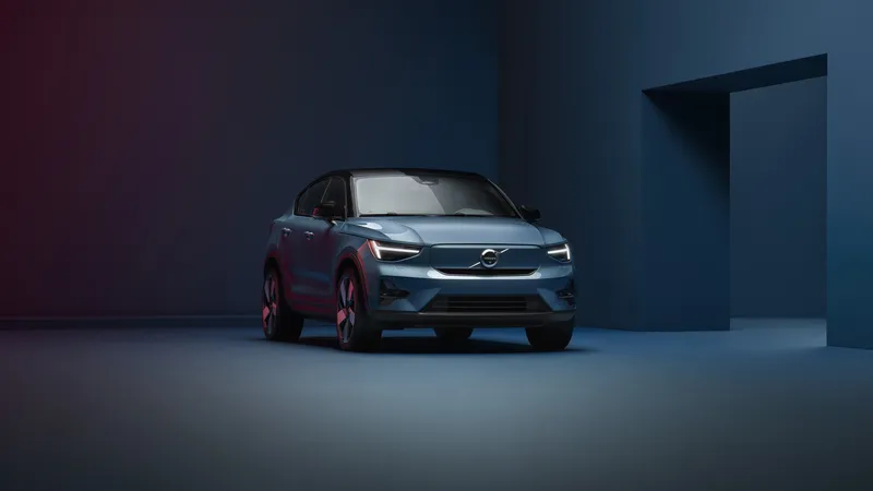 沃尔沃C40充电电动SUV