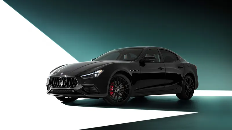 玛莎拉蒂吉卜力S Q4 GranSport Nerissimo包