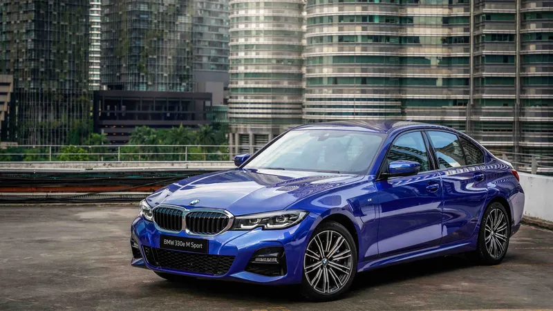 宝马330e M运动版2021