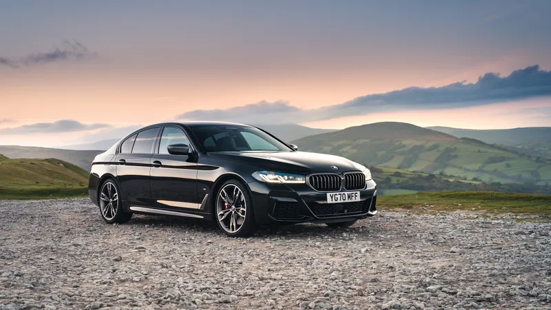 宝马M550i xDrive宝马5系